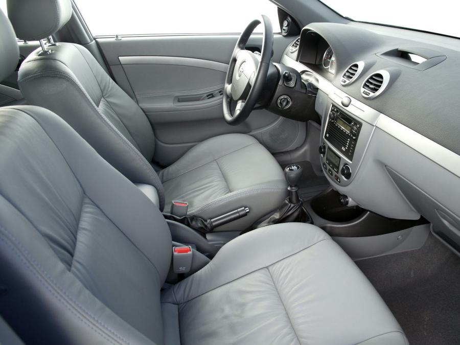  Chevrolet Lacetti Hatchback 2004 года  (фото 8 из 26)